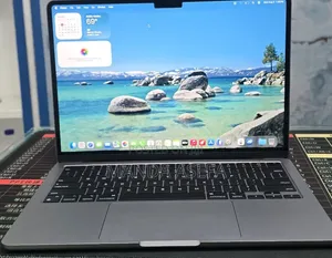 New Laptop Apple MacBook Air 2022 M2 16GB Apple M2 SSD 512GB