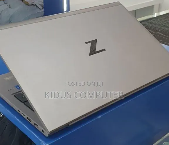 New Laptop HP ZBook Studio 16GB Intel Core i7 SSD 512GB