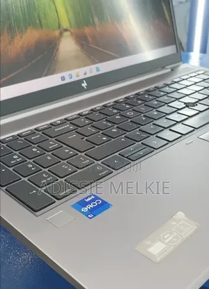 New Laptop HP ZBook Firefly G8 16GB Intel Core i7 SSD 512GB