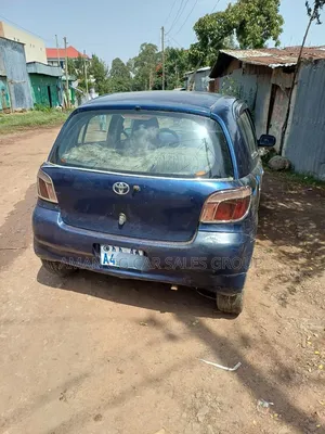Toyota Vitz 2001 Blue