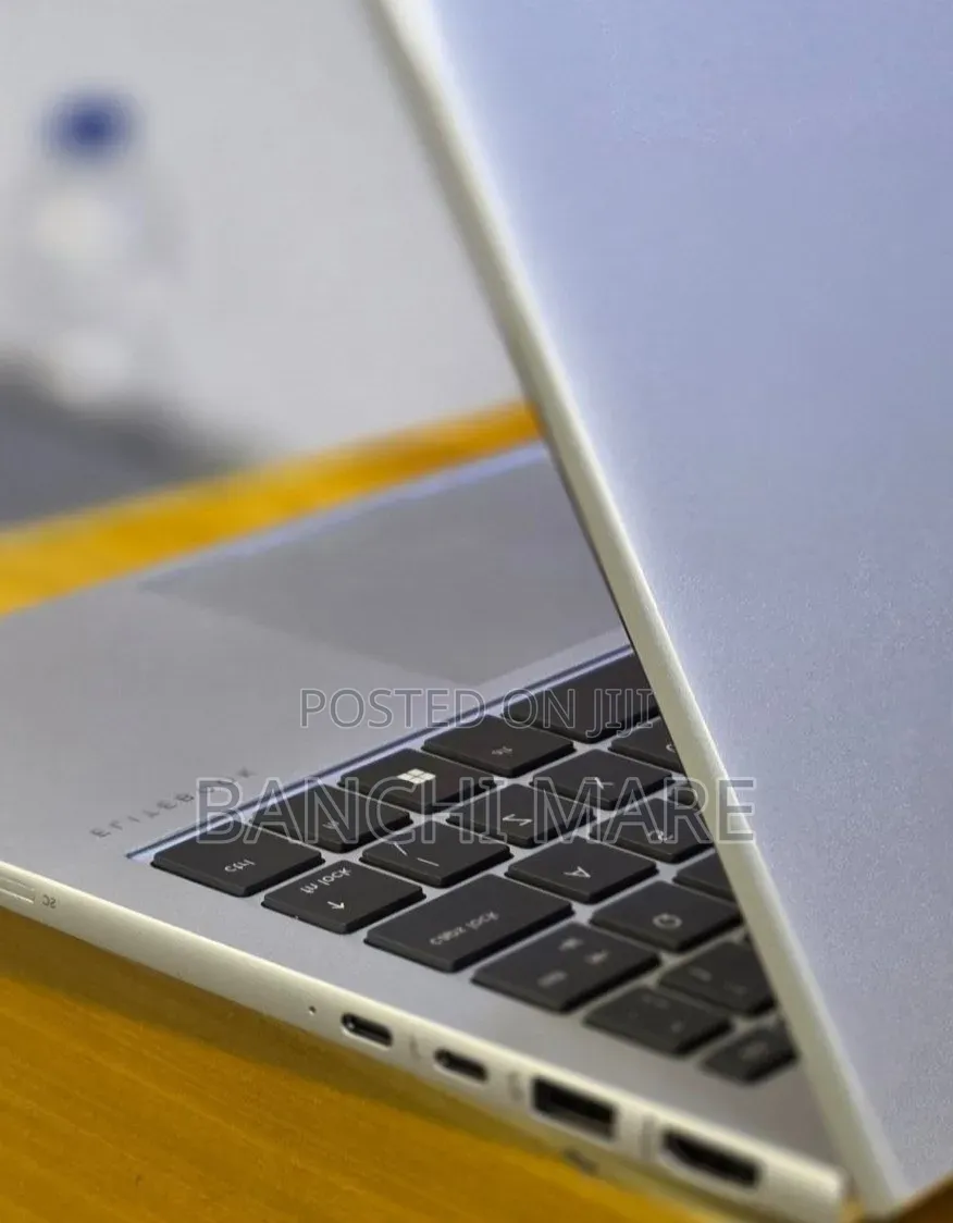 New Laptop HP Elitebook 830 G11 16GB Intel Core Ultra 7 SSD 512GB
