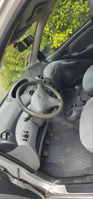 Toyota Yaris 1999 Silver