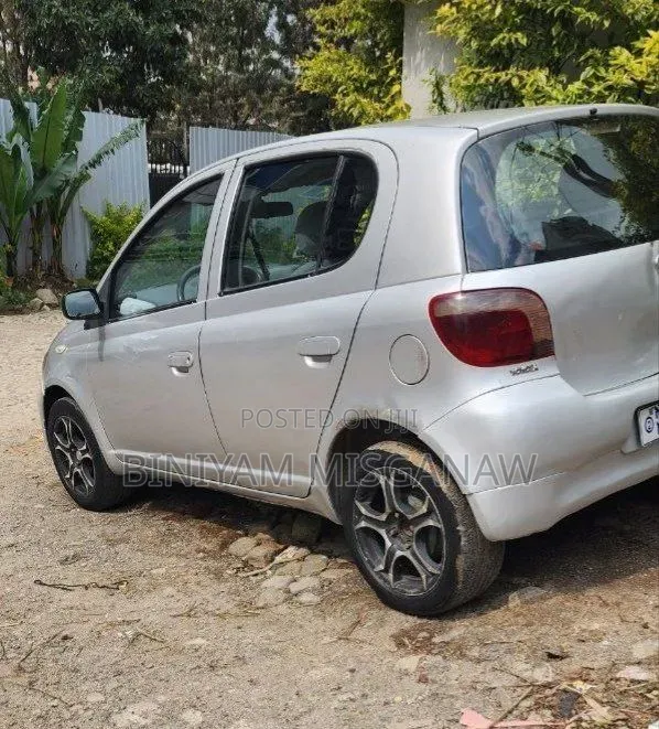 Toyota Yaris 1999 Silver