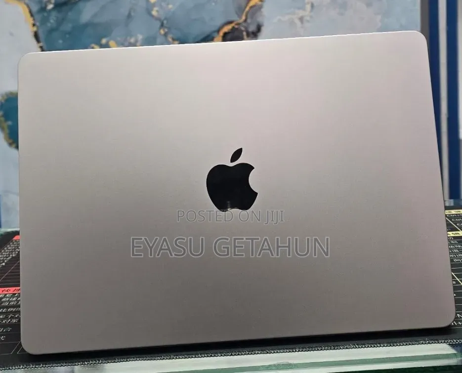 New Laptop Apple MacBook Air 2022 M2 16GB Apple M2 SSD 512GB