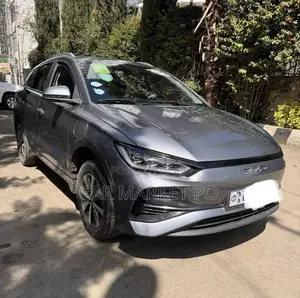 BYD E2 43 kWh 94 hp FWD 2024 Silver