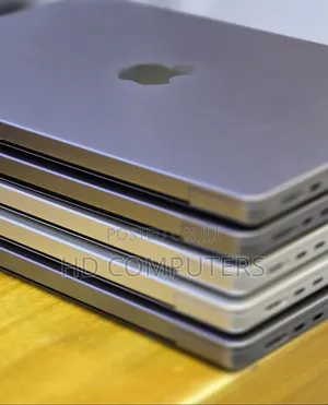 New Laptop Apple MacBook 32GB Apple M1 Pro SSD 512GB