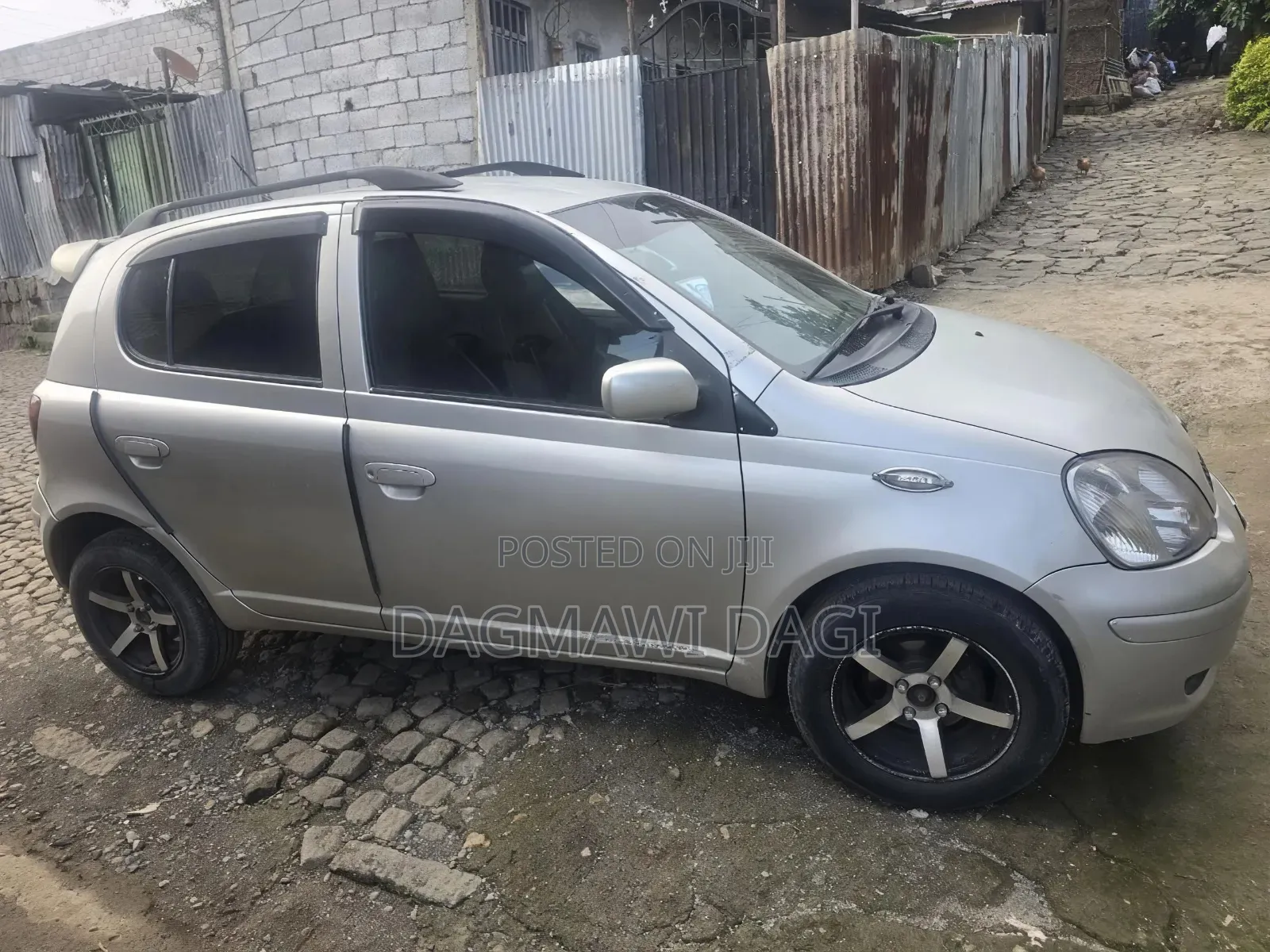 Toyota Vitz 2002 Gray