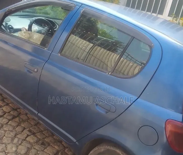 Toyota Vitz 2002