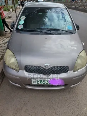 Toyota Vitz 2004 White