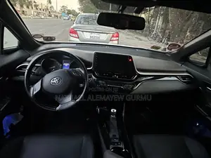 Toyota C-HR 2022 White