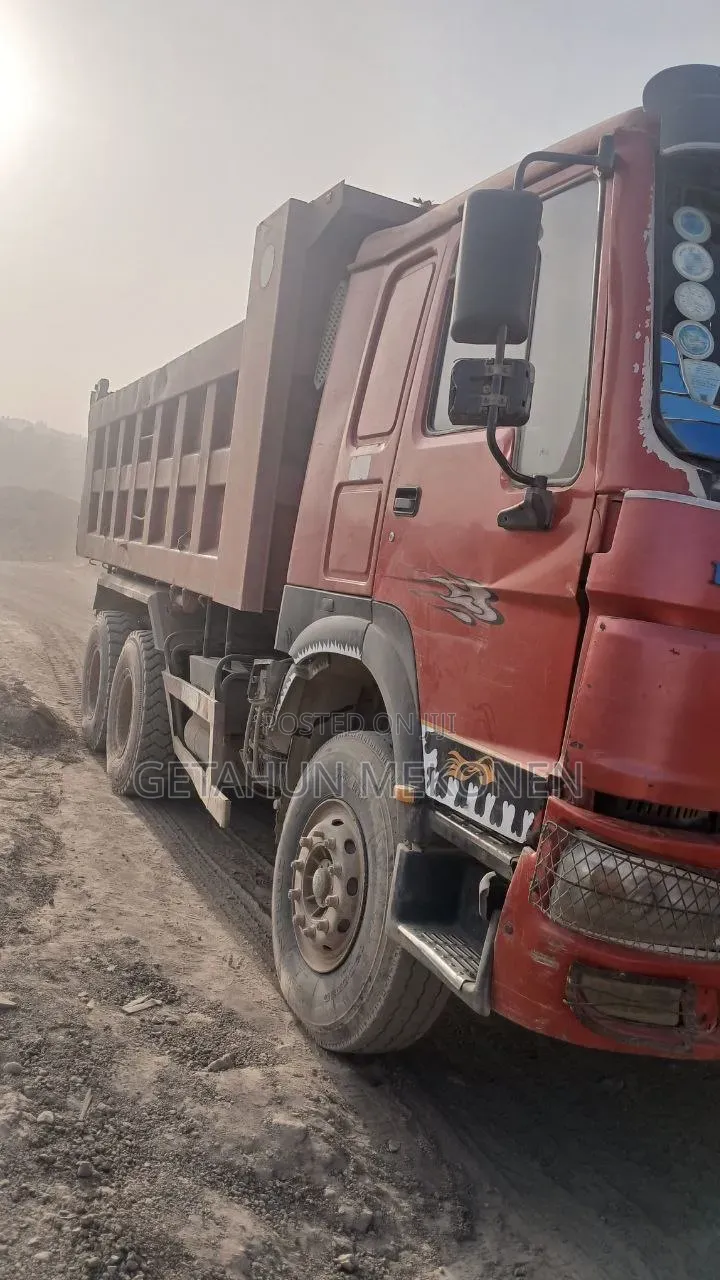 Sinotruk Howo 2016 Red