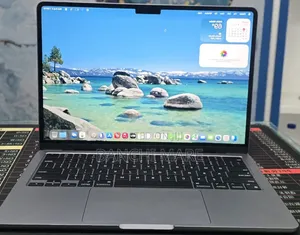 New Laptop Apple MacBook Air 2022 M2 16GB Apple M2 SSD 512GB