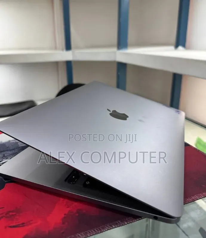New Laptop Apple MacBook Pro 2021 M1 16GB Apple M1 Pro SSD 512GB