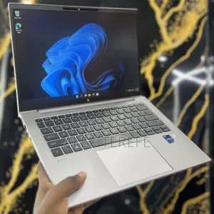 New Laptop HP ZBook Firefly 14 G10 16GB Intel Core i7 SSD 512GB