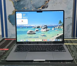 New Laptop Apple MacBook Air 2022 M2 16GB Apple M2 SSD 512GB