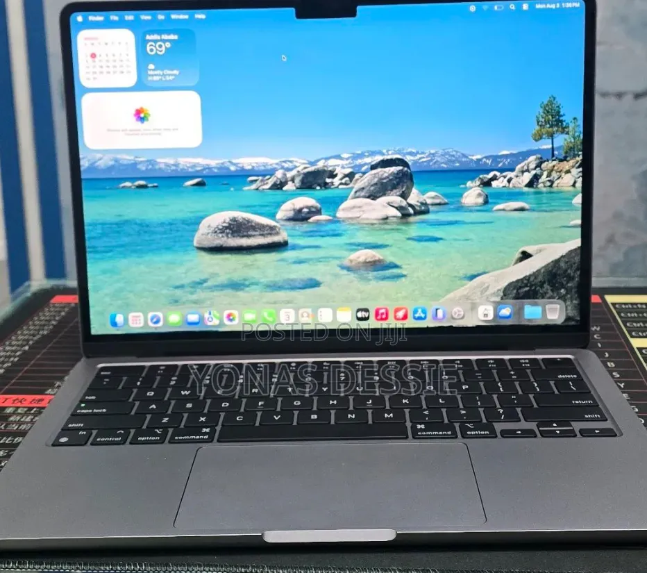 New Laptop Apple MacBook Air 2022 M2 16GB SSD 512GB