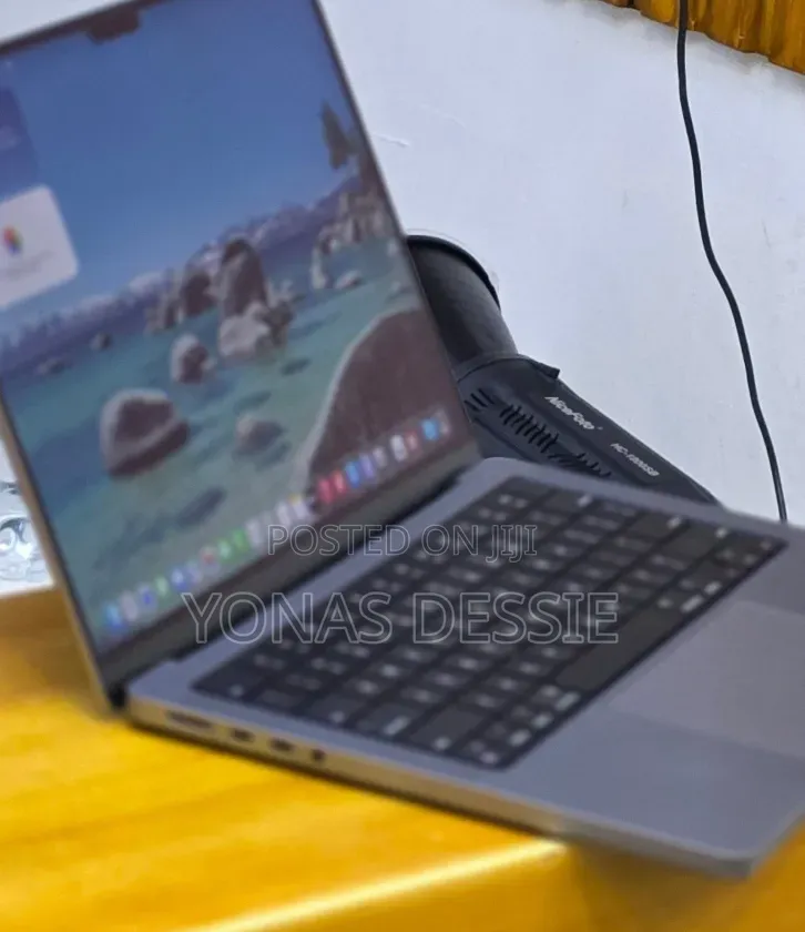 New Laptop Apple MacBook Pro 2020 M1 16GB SSD 512GB