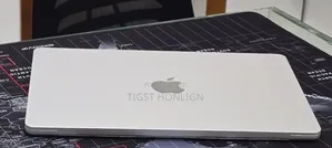 New Laptop Apple MacBook 8GB Apple M3 SSD 256GB