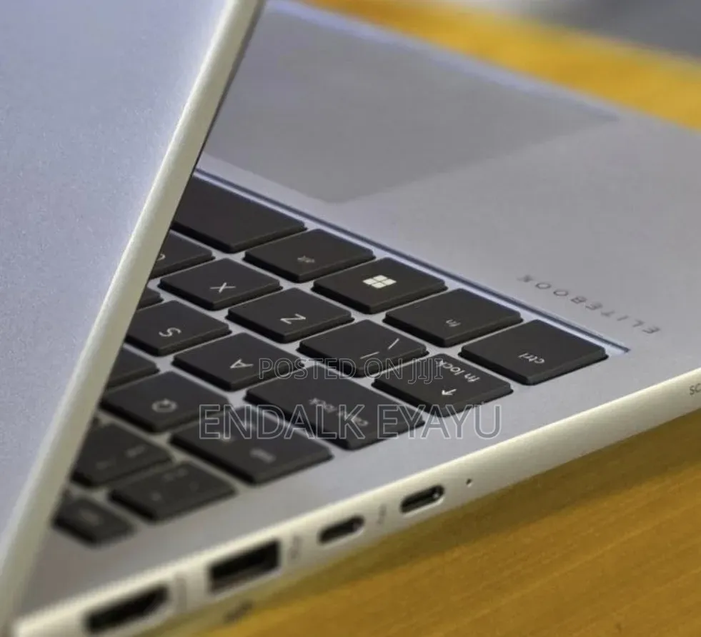 New Laptop HP Elitebook 830 G11 16GB Intel Core Ultra 7 SSD 512GB
