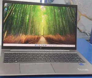 New Laptop HP ZBook Firefly G8 16GB Intel Core i7 SSD 512GB