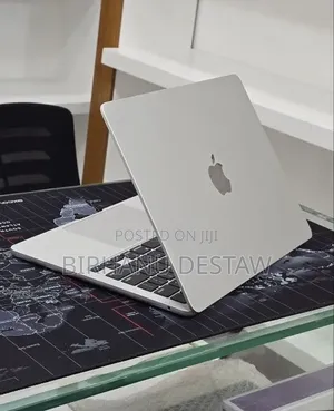 New Laptop Apple MacBook Air 2024 M3 16GB Apple M3 SSD 256GB