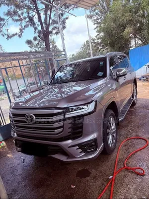 Toyota Land Cruiser 2022 Beige