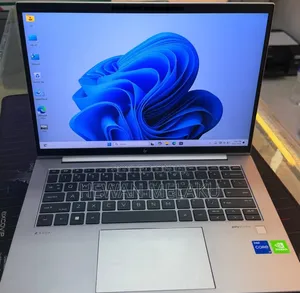 New Laptop HP ZBook Firefly G9 16GB Intel Core i7 SSD 512GB