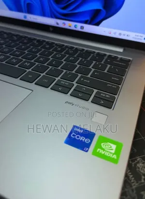 New Laptop HP ZBook Firefly G9 16GB Intel Core i7 SSD 512GB