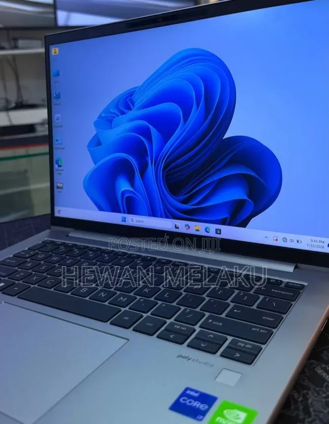New Laptop HP ZBook Firefly G9 16GB Intel Core i7 SSD 512GB