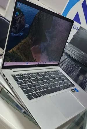 New Laptop HP EliteBook 840 G8 16GB Intel Core i5 SSD 512GB