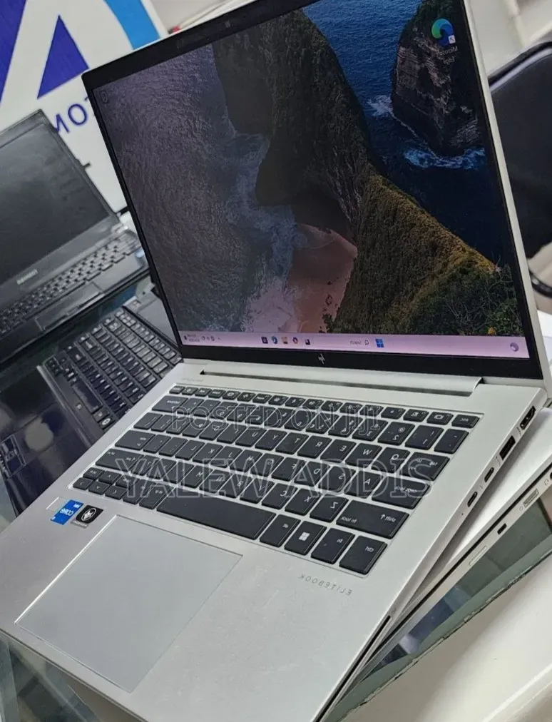 New Laptop HP EliteBook 840 G8 16GB Intel Core i5 SSD 512GB