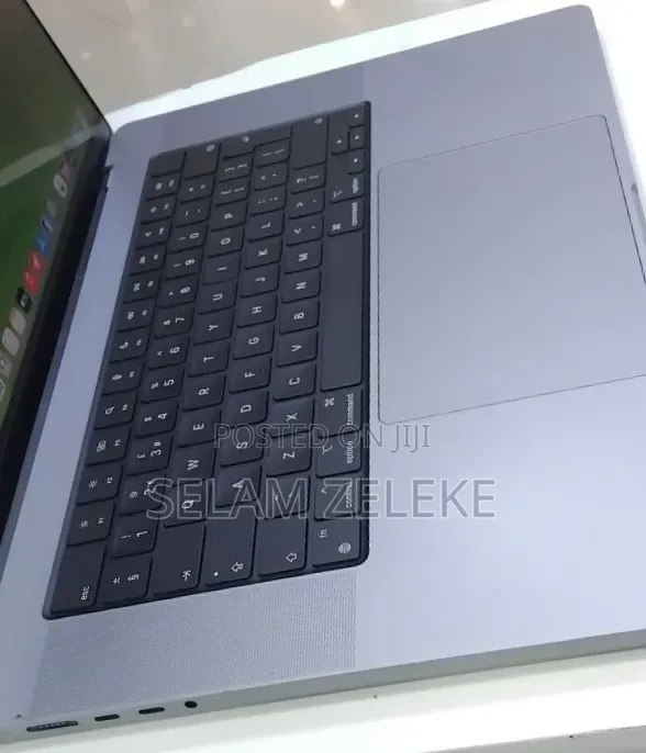 New Laptop Apple MacBook Pro 2021 M1 Max 16GB Apple M1 Pro SSD 1T