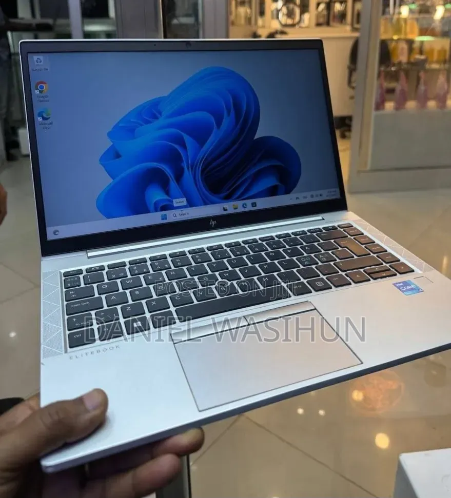 New Laptop HP EliteBook 840 G8 16GB Intel Core i5 SSD 512GB