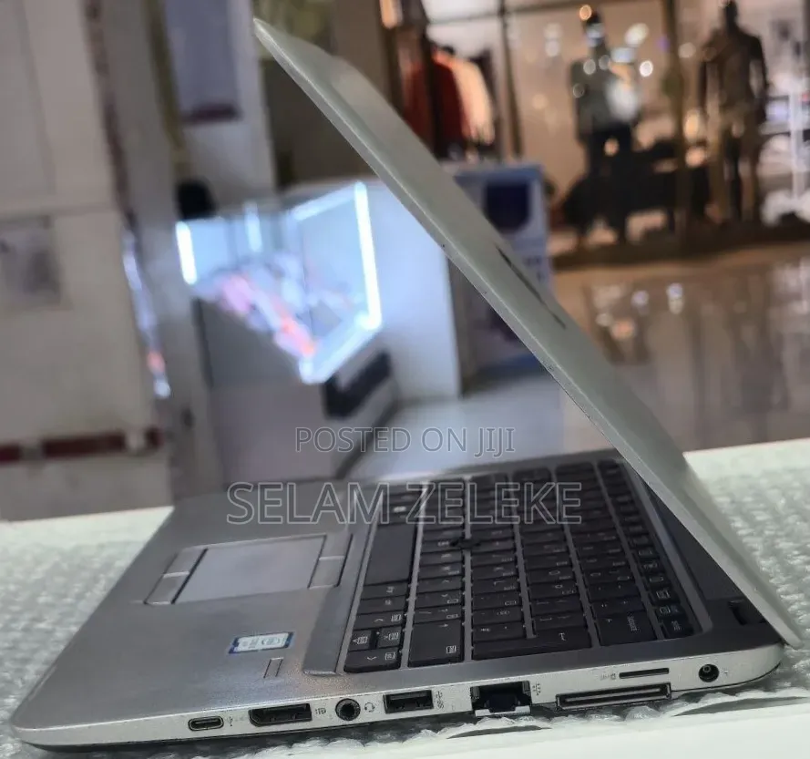 New Laptop HP EliteBook 820 G3 8GB Intel Core i5 HDD 1T