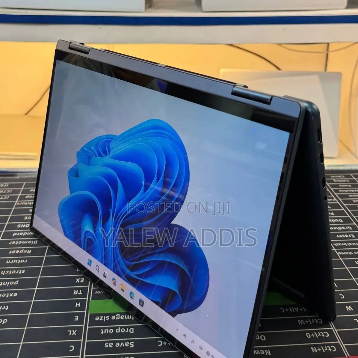 New Laptop Lenovo Yoga 7i 16GB Intel Core i7 SSD 512GB