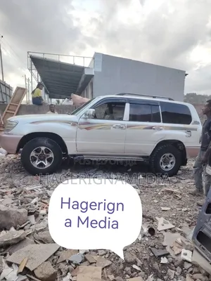 Toyota Land Cruiser 2004 White