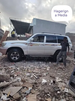 Toyota Land Cruiser 2004 White