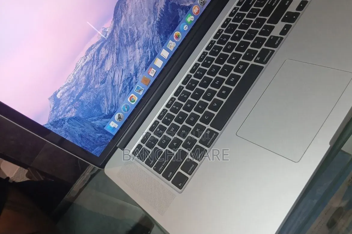 New Laptop Apple MacBook Pro 2015 8GB Intel Core i5 SSD 128GB