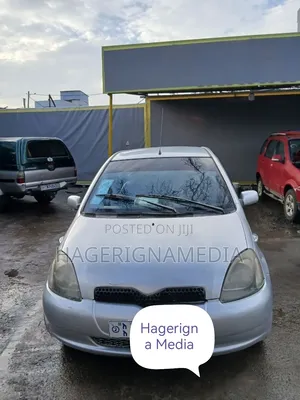 Toyota Vitz 2001 Silver