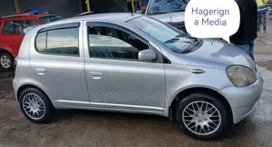 Toyota Vitz 2001 Silver