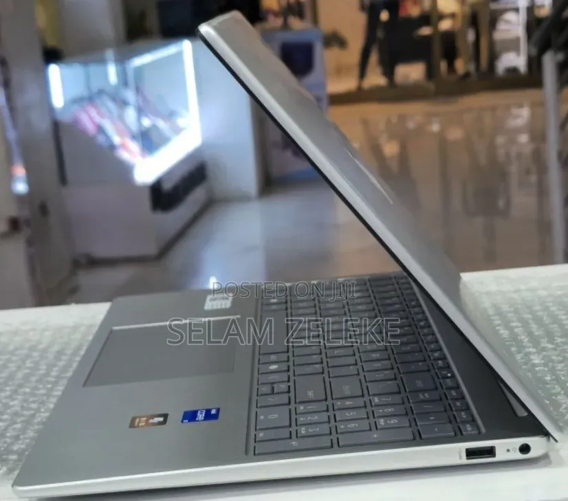 New Laptop HP 16GB Intel Core i7 SSD 1T