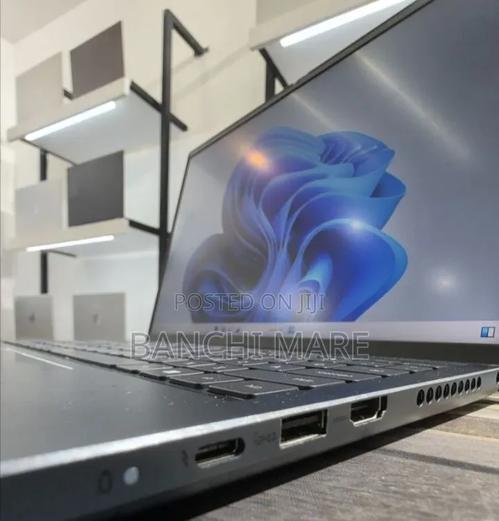New Laptop Dell Inspiron 15 16GB Intel Core i7 SSD 512GB
