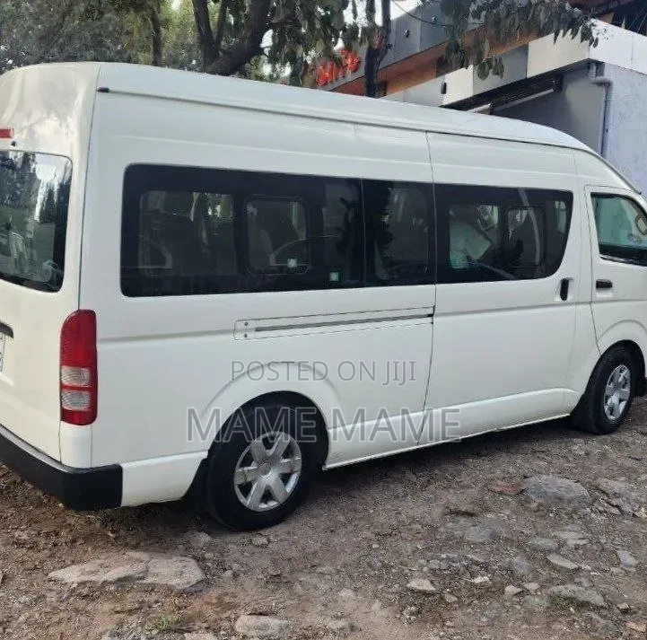 Toyota HiAce 2020 White