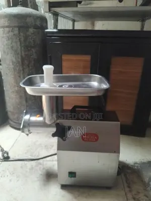1- የጋዝ ምድጃ (ባለ 4 ምድጃ) 2- የስጋ መፍጫ 12ቁ. Kitchen Power
