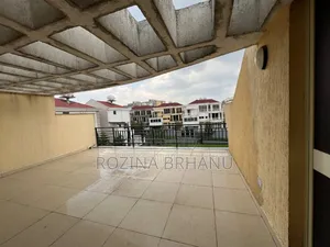 5bdrm Villa in አያት, Yeka for sale