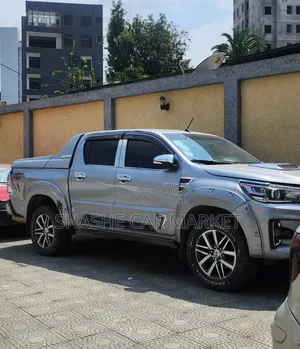 Toyota Hilux 2017 Silver