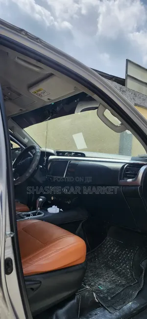 Toyota Hilux 2017 Silver