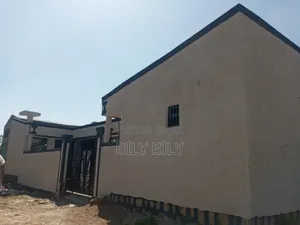 7bdrm House in Akaky Kaliti for sale