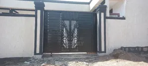 7bdrm House in Akaky Kaliti for sale