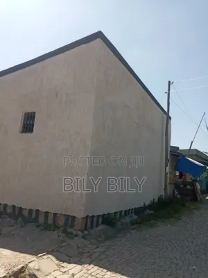 7bdrm House in Akaky Kaliti for sale